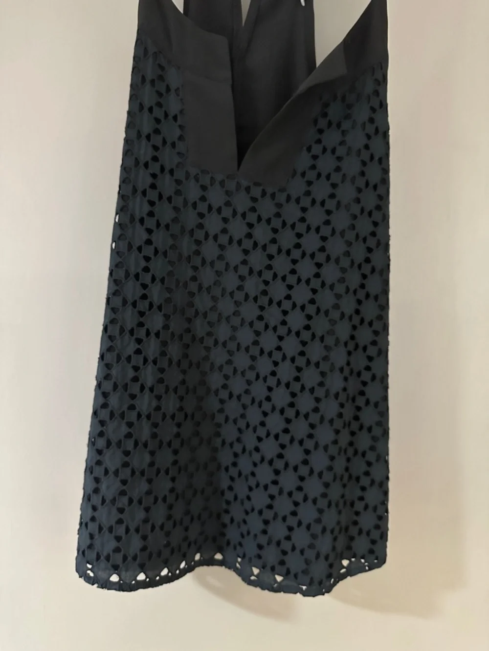 Athleta Black Eyelet Lace Halter Tank Top Women’s Spaghetti Strap Tie Back - Picture 5 of 7